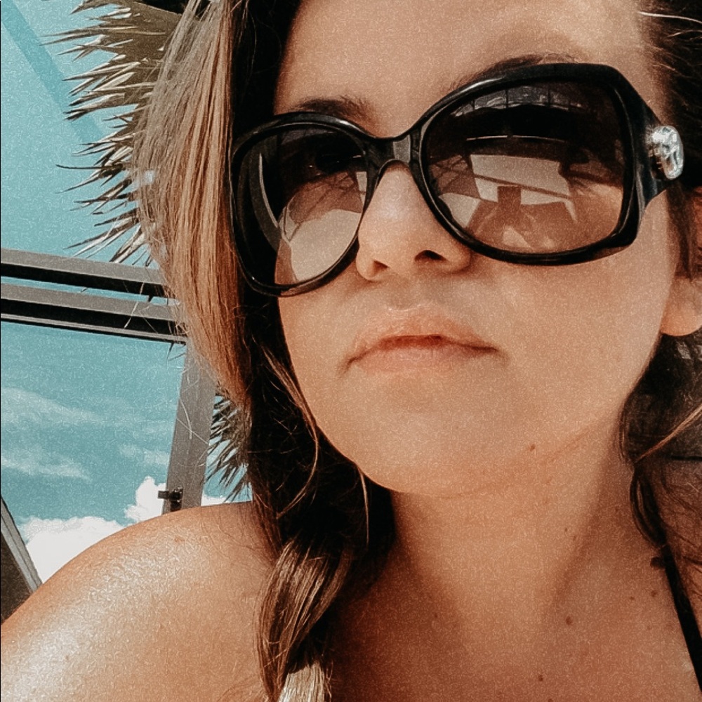 Meet your Posher, Stella